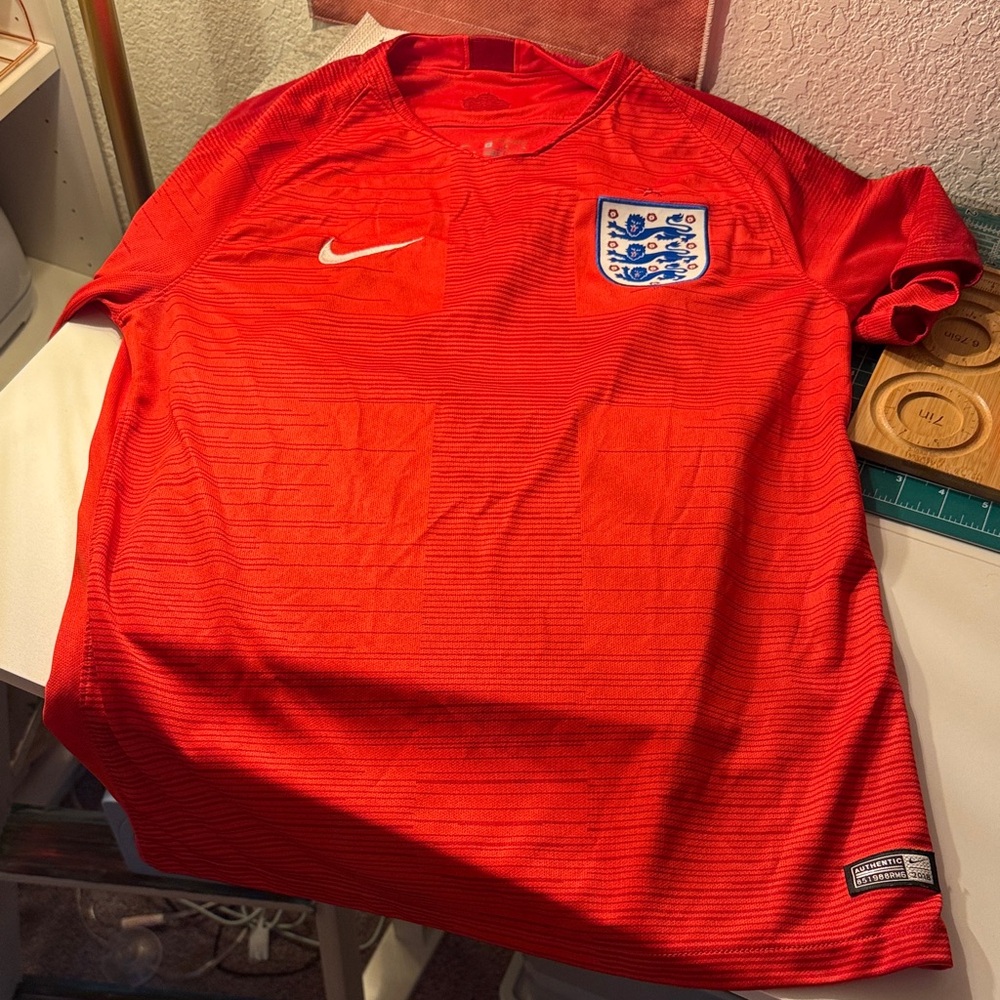 Nike Red 2018 England Football Shirt women’s medium